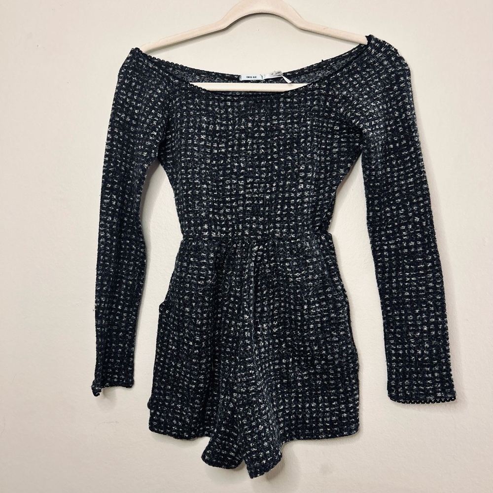 XS Kimchi Blue off shoulder black sweater romper